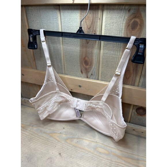 Victorias Secret Incredible Plunge 36D Lace Bra With Adjustable Straps - Picture 3 of 6